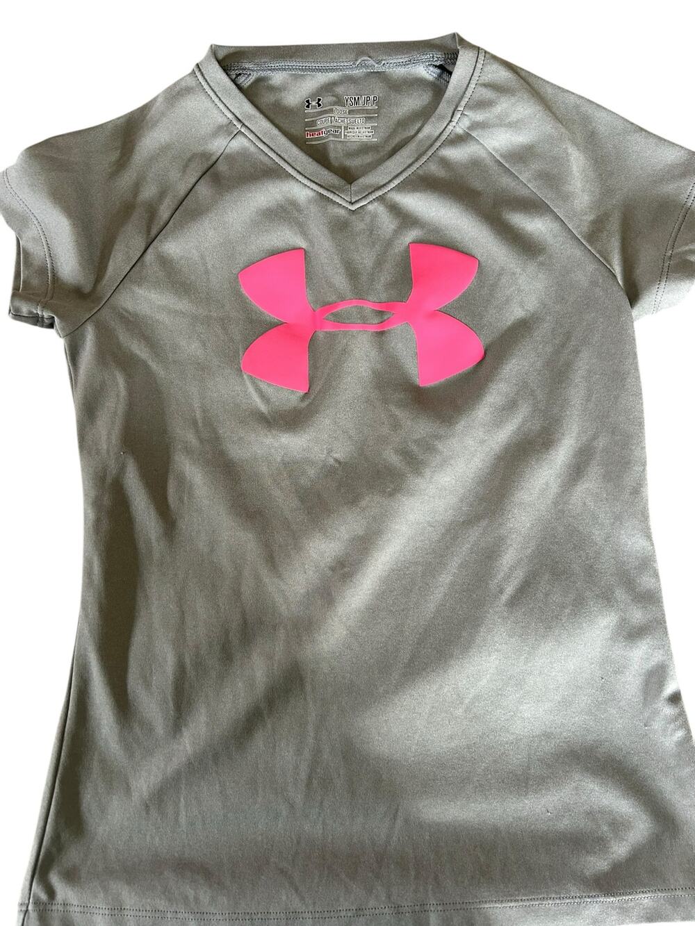 Under armour grey v neck shirt with pink logo size small